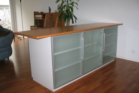 Sideboard mit Buchen Ablage, Glastüren mit Alurahmen